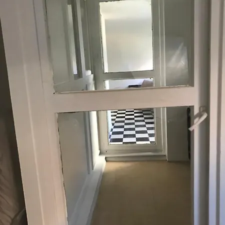 Romainville Room Роменвиль